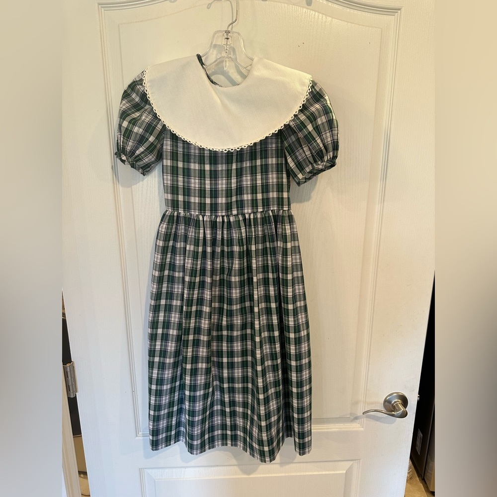 Monday’s child girl’s vintage green plaid dress. Size 10
